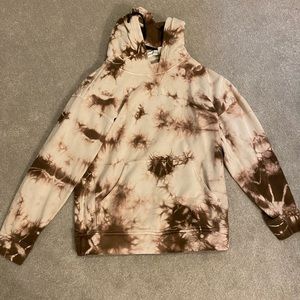 Lululemon sweatshirt
